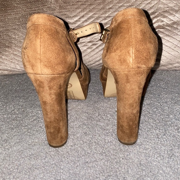 Michael Kors heels. Worn a few times. Have not been worn in years. - Picture 4 of 5